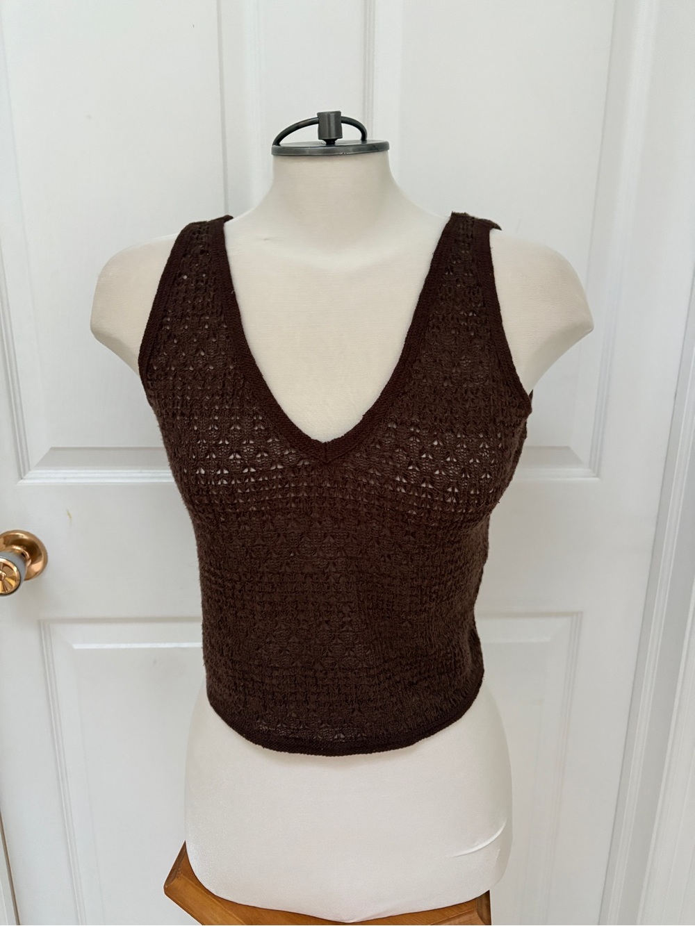 Simons Dark Brown Crochet V-Neck Crop Tank ladies medium